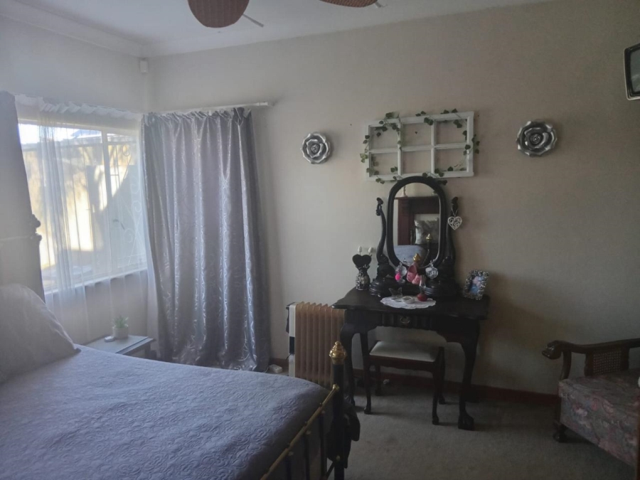 3 Bedroom Property for Sale in Heuwelsig Northern Cape